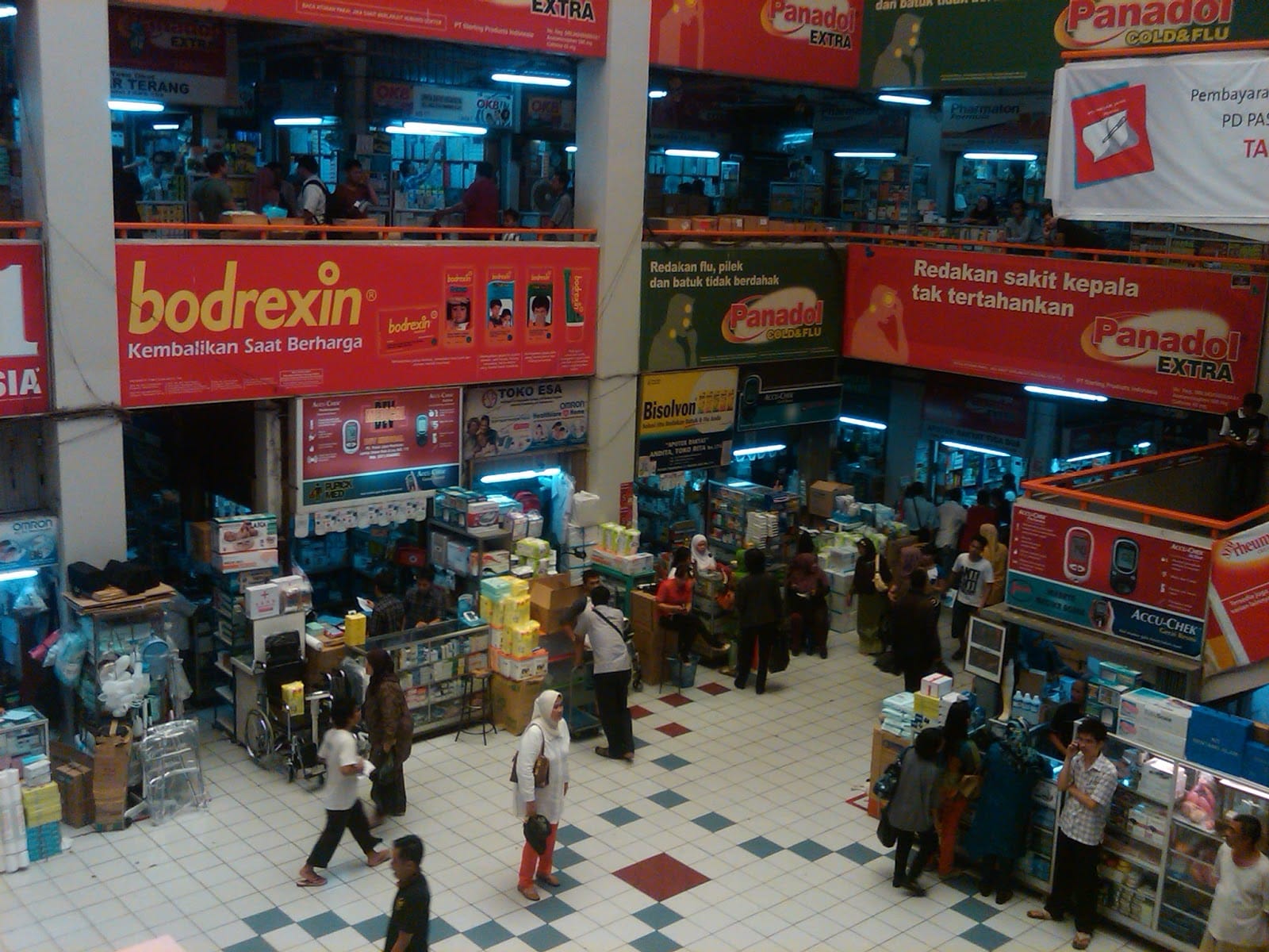 Pasar Pramuka : Surga Obat dan Alat Kesehatan