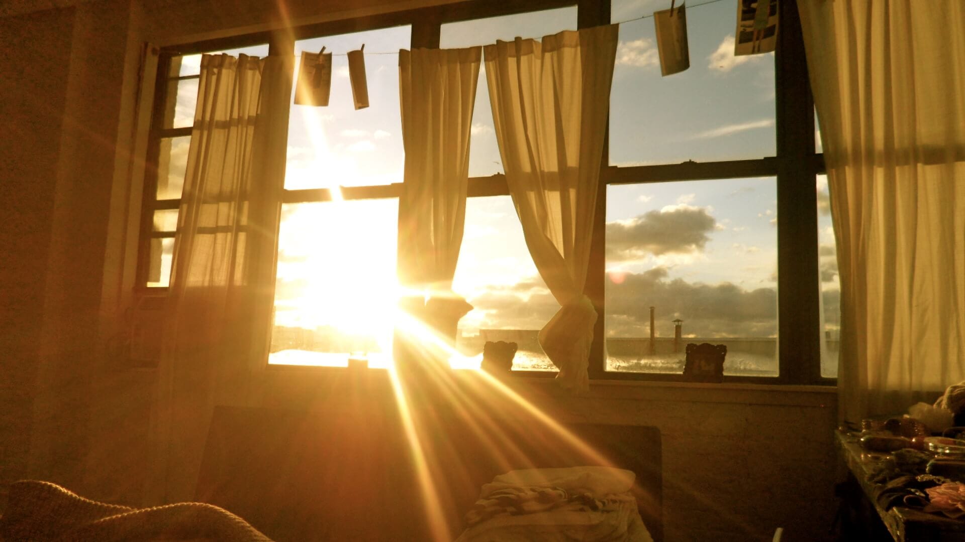 sunshine-through-blinds1