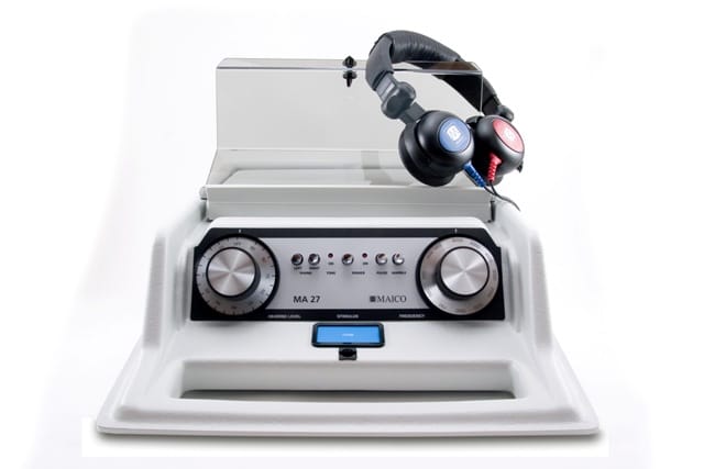 Audiometer dan Timpanometer: Alat - Alat Pemeriksaan Pendengaran