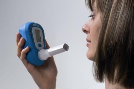 Mengetahui Kadar Karbon Monoksida Dengan Smokerlyzer CO Detector