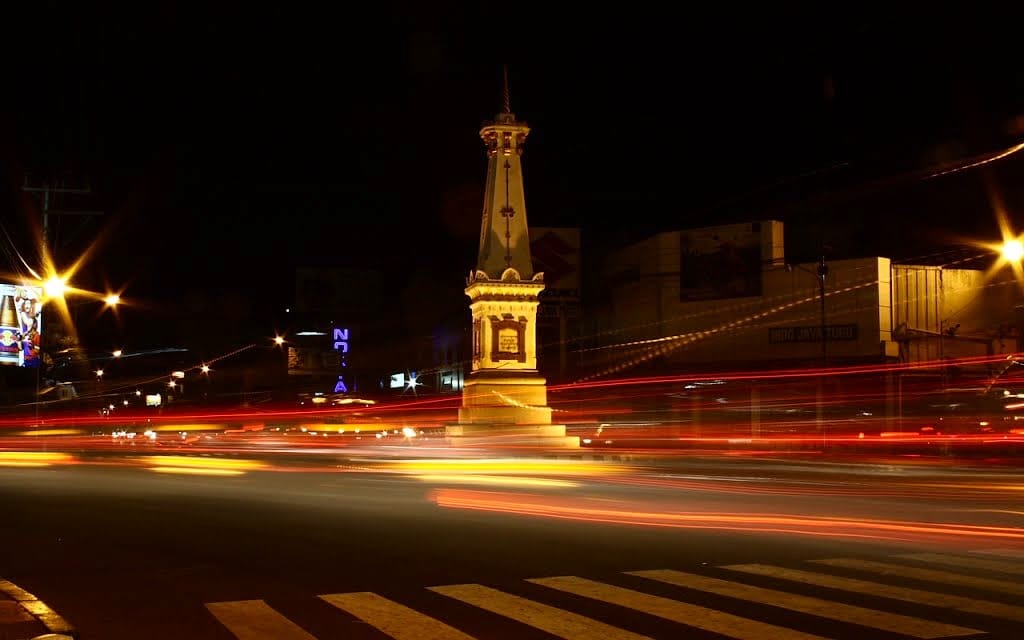 24.6 Monumen Ternama Sebagai Ikon Kota 7