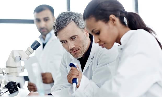 Informasi Seputar Jas Laboratorium Yang Perlu Anda Ketahui