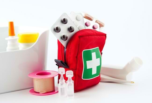 sediakan-kotak-p3k-di-rumah-di-mobil-dan-di-tas-alodokter