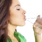 Berapa Banyak Air Putih yang Sebaiknya Dikonsumsi Setiap Hari?